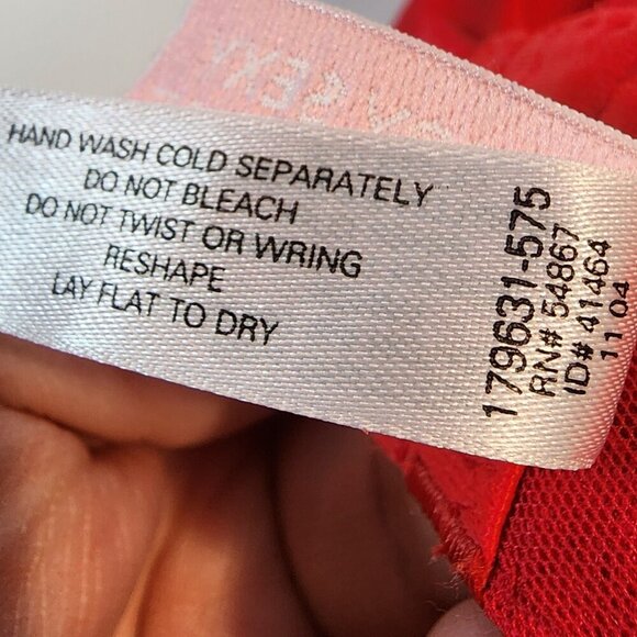 Vintage Victoria's Secret VERY SEXY Sheer Lace Twist Front Push Up Bra‎ RED 36D - Picture 10 of 10